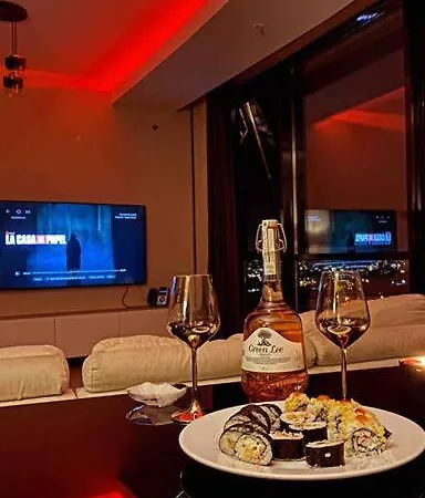 Lux Residance 40th Floor, Sound System, 65 Inch Tv *